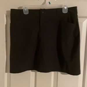 Black skort